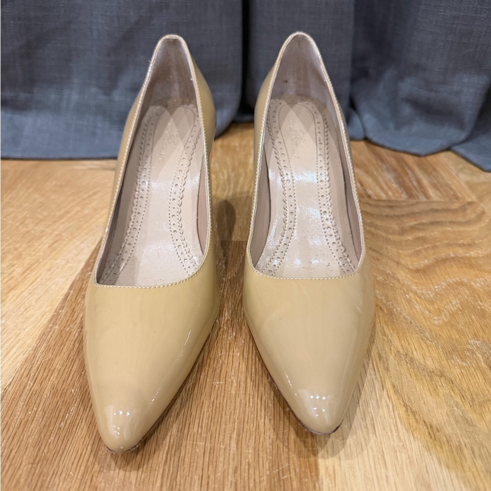 Brooks Brothers Tan Patent Leather Heels